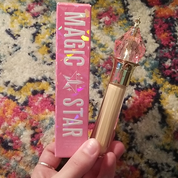 Magic Star liquid concealer (yellow) - Picture 2 of 8